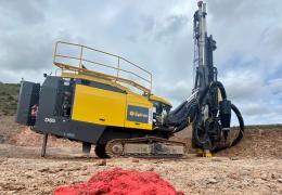 The FlexiRoc D65 on the quarry floor at Torr Works during Epiroc’s commissioning process