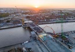 Great Yarmouth’s new Herring Bridge under construction 