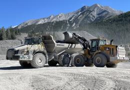 One of Jura Creek Enterprises’ new Rokbak RA40 articulated haulers working in the shadow of the Rocky Mountains at Crowsnest Pass Quarry