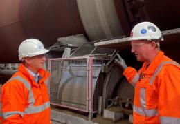 L-R: The Rt Hon Alun Cairns MP with Tarmac’s Aberthaw cement plant manager Stuart Escott