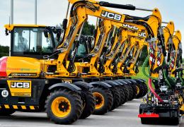 JCB win biggest order for their Pothole Pro machines from Dawsongroup  | emc