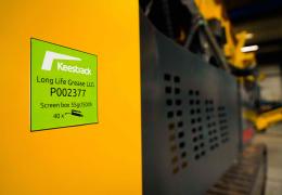 Greasing points are well indicated by green labels on the Keestrack machines, with clear instructions