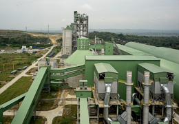 Semen Grobogan’s cement plant has a capacity of 1.8 million tonnes of clinker and 2.5 million tonnes of cement, together with sufficient limestone reserves to last for more than 50 years