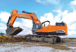 Develon’s flagship crawler excavator – the DX1000LC-7