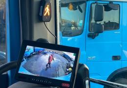 Durite’s new All-in-One Progressive Safe System includes a Moving Off Information System (MOIS) to detect vulnerable road users who are within or about to enter the critical blind spot in front of a vehicle