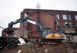 One of Forshaw’s new HD Hyundai HX300AL crawler excavators at work  