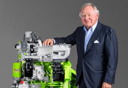 JCB chairman Anthony Bamford with one of the company’s hydrogen combustion engines