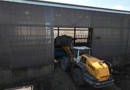 Liebherr L 576 XPower wheel loader loads material into processing plant