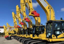 Infrastructure services firm ECL unveil their £10 million investment in Komatsu machines