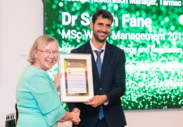 Enrique Moran Montero receiving his Cranfield Alumni Award