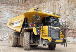 The new Komatsu HD605-8 goes to work in Longcliffe’s Brassington Moor Quarry