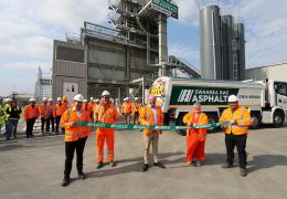 Ribbon cutting (L-R): Julian Smith, head of commercial at GD Harries; Nick Cleary, general manager of GD Harries; Michael Roddy, managing director of parent company SigmaRoc; and Carolyn Harris MP
