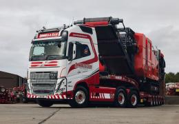 Donnell & Ellis Heavy Haulage have added a pair of new Volvo FH16 650 6x4 tractor units to their fleet 