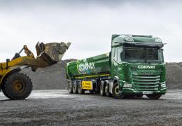 One of FM Conway’s new DAF XF 530 6x2 tractor units