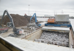 Delivery of rock armour from Aggregate Industries’ Glensanda superquarry for Lincolnshire’s Stallingborough Sea Defence Improvement Scheme