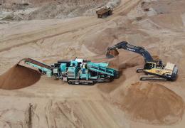 The new-generation TwisterTrac VS350E with its Volvo Stage V diesel engine is fully site mobile with a quick set-up time