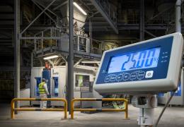 The cement team applied the innovative Six Sigma methodology to address a plastic bag weight issue in the bagging plant