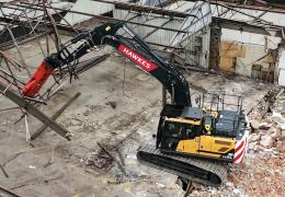 Hawkes Demolition’s new Hyundai HX220AL excavator in operation