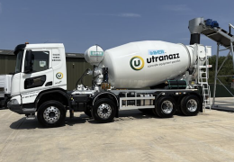 Utranazz have unveiled a new range of IMER Superlight concrete mixers
