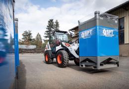 Bobcat L95 compact wheel loader