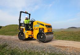 McFadyens put Scotland’s first JCB CT380-130 tandem roller to work