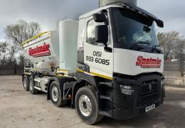 Spotmix’s new custom-built volumetric screed unit manufactured by Bay-Lynx