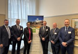 L–R : Steve Birch of Tarmac; Andy Hill, WATA CEO; Tonia Antoniazzi MP; Donal McNicholl from McLanahan Aggregate Systems; Gavin Griffiths from Gavin Griffiths Recycling; and David Holman from Heidelberg Materials at the MP drop-in event for WATA