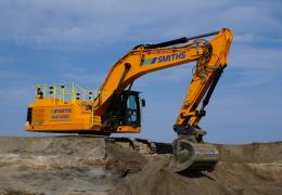 Smiths’ brand-new JCB 370X tracked excavator in operation 