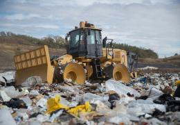 Cat 816 landfill compactor