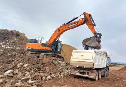Doosan DX380LC-7 excavator