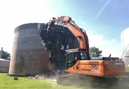 Doosan DX255LC excavator