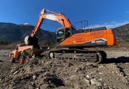 Doosan DX350LC-7 crawler excavator