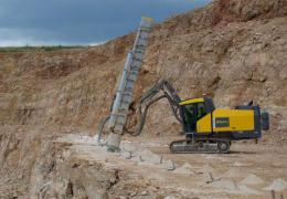 Epiroc battery-electric surface drill rig