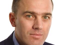 Dr Andrew Minson
