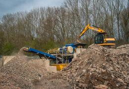 GE Recycled Aggregates’ Omega J1065S static jaw crusher in operation 