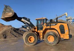 First Hyundai HL970A wheel loader for Poullard