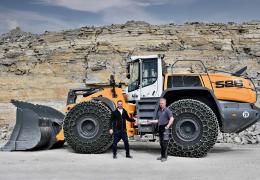 Liebherr L 586 XPower wheel loader
