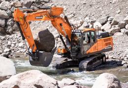New Doosan DX245NHD-7 in operation 