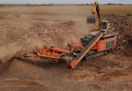 Rockster R1100D crusher
