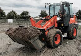 Kubota R090 wheel loader