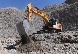 Liebherr R 945 G8 excavator