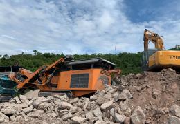 Rockster R1100DS crusher