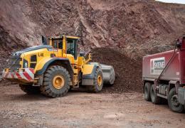 Volvo L220H loading shovel