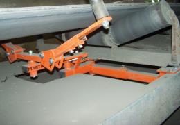 Multi-Pivot Conveyor Belt Trainer