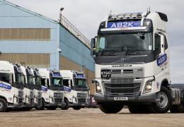 Volvo FH16 750 Globetrotter XL tractor units