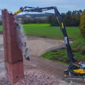 Austen’s Volvo EC380E HR features a custom-made quick-change boom system 