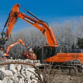 Develon DX350LC-7 excavator
