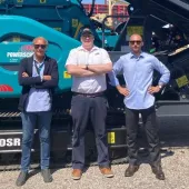 Mark Ferguson, Powerscreen regional sales manager (centre), with Ennio Dedè, sales manager at Impianti (left), and Fabio Orini, managing director of Impianti (right), at Samoter 2023