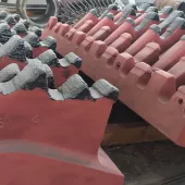 Hardfacing applied to a crusher rotor