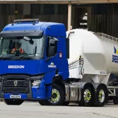 Breedon Group plc have taken delivery of their first-ever Renault Trucks – twenty-four T520 tractor units, for their cement division   